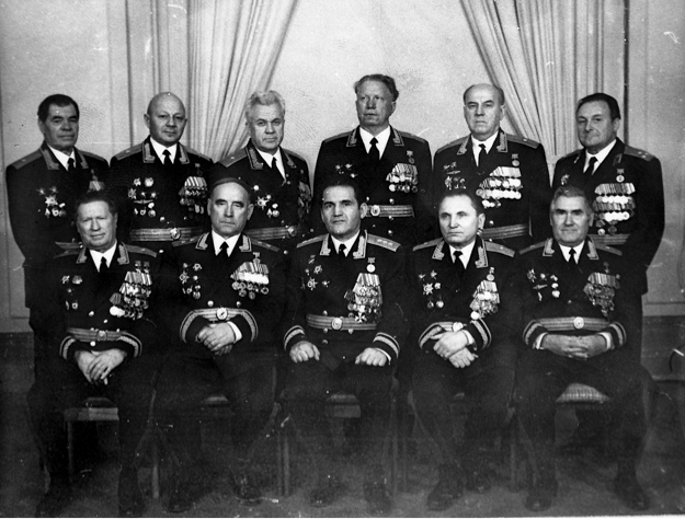 личный состав кафедры оперативного искусства ВВС Академии Генштаба, 1980 год (второй справа в заднем ряду – Кокорев В.Г.)